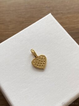 Zlatý přívěsek - 4