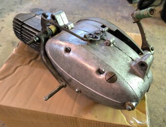 Jawa 50 pionýr - motor - 4