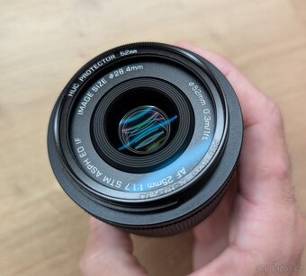 Viltrox 25mm f1.7 a 56mm f1.7 pre Fujifilm - 4