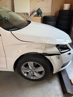 Poškozená Škoda Octavia 3 Facelift r.v.2017 - 4