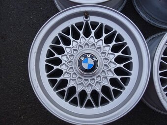 Alu disky originál BMW E34, 15", 5x120, ET 20, pavučiny - 4