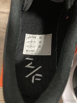 Běžecké boty Nike Zoom Fly 5 vel. 42 - 4