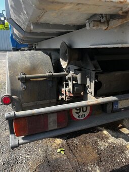 Avia D60 nosič kontejnerů - 4