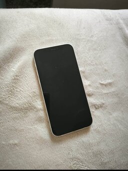 iPhone 12 64 GB Bílý - 4