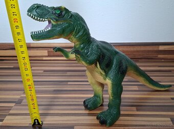 17 figurek dinosaurů - 4