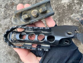 Triumph Tiger 800 xcx , levá stupačka ,2019 - 4