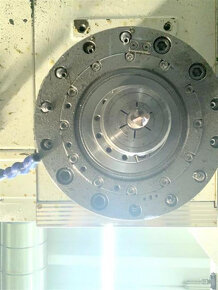 Obráběcí centra - pětiosá UX 300/15C - 4