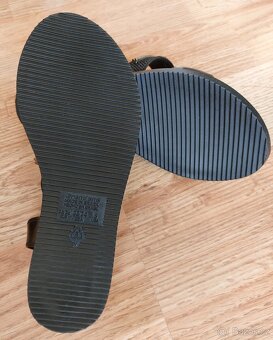 NOVÉ Dívčí sandále velikost 35/36 - 4