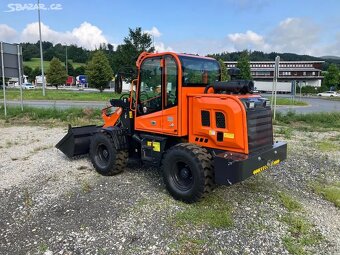 KOLOVÝ KLOUBOVÝ NAKLADAČ 920T - 4