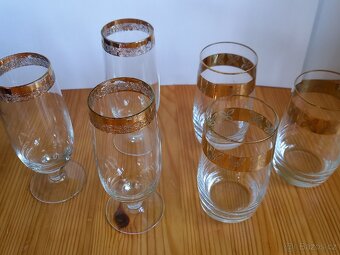 Sklenice se zlaceným hrdlem - 4