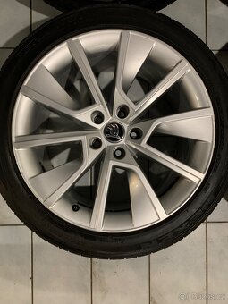 Alu kola Škoda R18 5X112 LETNÍ PNEU 235/45 R18 SUPERB SCOUT - 4