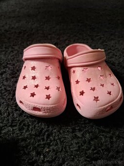 Žabky a crocsy - 4