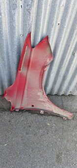 Levy predni blatnik vw caddy 2k7 - 4