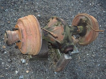 Ford V8 nákladní - přední a zadní náprava - 4