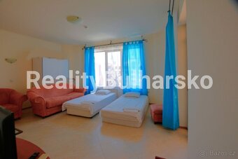 Prostorný apartmán 2+kk s výhledem na bazén Slunečné pobřeží - 4
