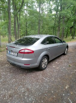 Ford Mondeo Ghia - 4