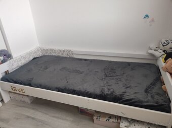 Dvě klasické postele s úložným prostorem - 4