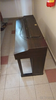 Yamaha CLP 750 - 4