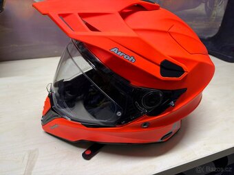 Helma na motorku AIROH Commander - 4