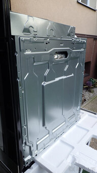 Vestavná trouba - MORA VT 545 BXB nové čti.. - 4