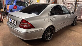 Mercedes Benz C320cdi 165kw Avantgarde MANUÁL - 4