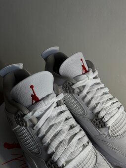 Nike Air Jordan 4 Oreo - 4