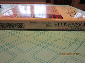 SLOVENSKÁ ĽUDOVÁ VÝŠIVKA (1985) - 4