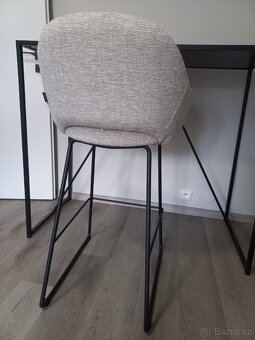Barový stůl + barová židle - 4