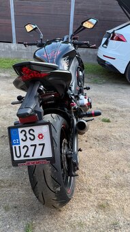 Kawasaki Z1000 - 4