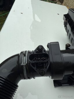 Prodám Váhy vzduchu a filtr box, na Škoda Octavia 2. - 4