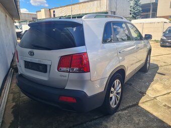 SORENTO 2,2 crdi 145 kw - automat - 7 mist- vada motoru - 4