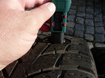 ZIMNÍ PNEU NOKIAN 215/65R16C - 4