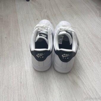 Nike Air Force 1'07 bílo-černé – skvělý stav - 4
