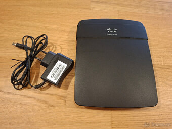 Cisco Linksys E1200 - Wi-Fi router - 4
