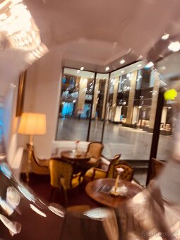 Historický sedací nábytek z období historismu (1820–1920) – - 4