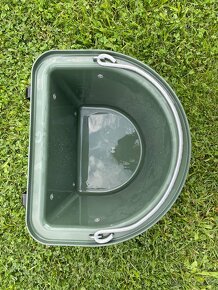 Stájové vědro závěsné - 4