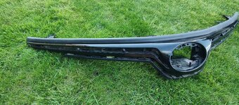 Toyota Corolla XII E21 2018 pro SEDAN - predni maska ​​logo - 4