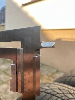 Zimní pneu 215/60R17 C - 4