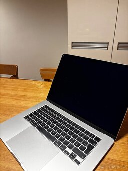 MacBook Air M3 15,3 - TOP STAV - 4