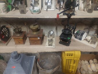 Starý PORCELANOVÝ MLÝNEK na kavu - 4