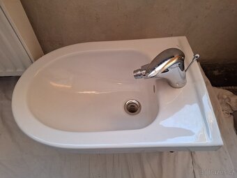 Závěsný bidet - 4