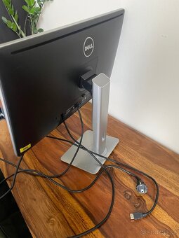 LCD Monitor Dell - 4