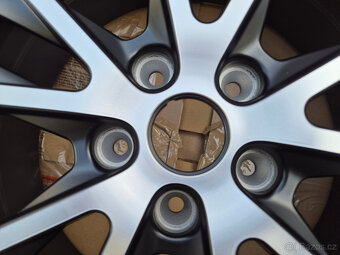Nová originál sada 17" alu disků PARANA Dacia Duster II - 4