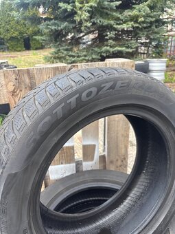 Pirelli zimní 225/55 R17 5mm - 4