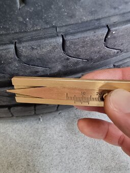 Pneu Pirelli 235/40r19 - 4