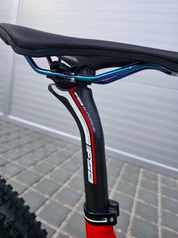 Horské kolo Focus Raven 5.0 Carbon 27.5″ velikost M - 4