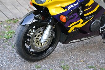 Honda CBR 900RR Fireblade SC33 - 4