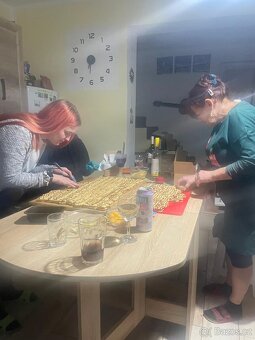 Rozkládací jídelní stůl - 4