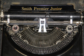 Kufříkový psací stroj SMITH PREMIER JUNIOR - 4