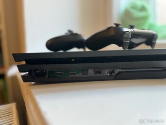 Sony PlayStation 4 Pro 1TB / 2x Dualshock 4 - 4